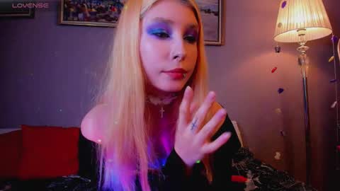 Phoenixvale Pls follow me online show from November 17, 3:51 pm