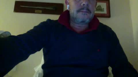 Snapshot of phuketlover chatting on December 14, 4:42 pm PhuketLover online show from December 14, 4:42 pm