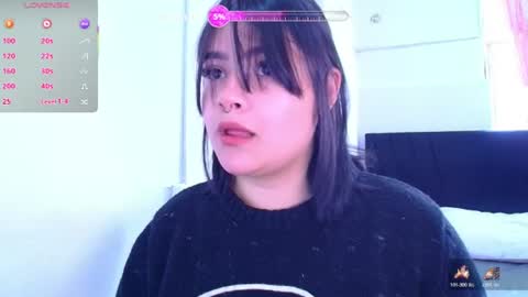 Snapshot of phylavell_ chatting on June 24, 2:49 pm phylavell_ online show from June 24, 2:49 pm