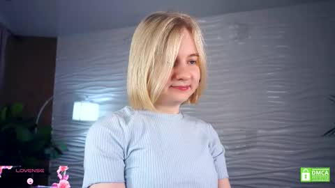 Snapshot of phyllisearney chatting on October 24, 5:37 am Hann G. Jones online show from October 24, 5:37 am