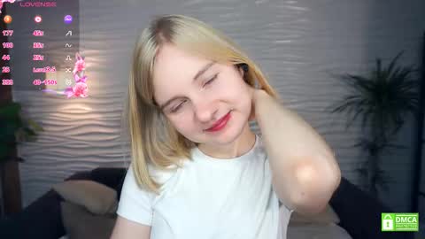 Snapshot of phyllisearney chatting on November 17, 4:51 am Hann G. Jones online show from November 17, 4:51 am