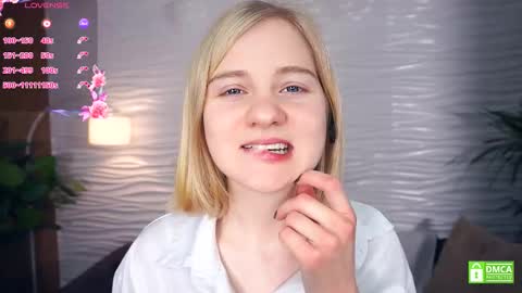 Snapshot of phyllisearney chatting on December 3, 4:09 am Hann G. Jones online show from December 3, 4:09 am