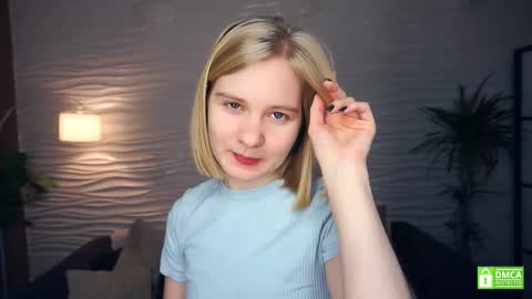 Snapshot of phyllisearney chatting on December 19, 4:19 am Hann G. Jones online show from December 19, 4:19 am