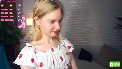 Snapshot of phyllisearney chatting on January 12, 5:23 am Hann G. Jones online show from January 12, 5:23 am