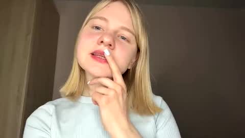 Snapshot of phyllisearney chatting on February 13, 7:59 am Hann G. Jones online show from February 13, 7:59 am