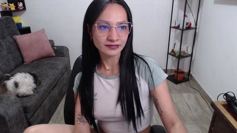 Snapshot of pia_horny chatting on February 4, 8:28 pm Pia online show from February 4, 8:28 pm