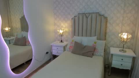    online show from March 27, 11:21 am