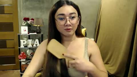 Pia online show from November 11, 11:54 am