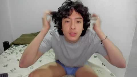 picaszomilos350 online show from November 7, 9:31 am