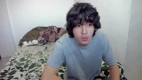 picaszomilos350 online show from November 21, 11:20 am