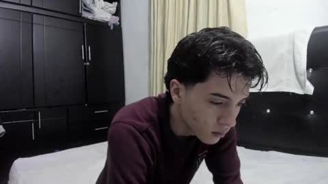 picaszomilos350 online show from January 17, 10:20 am