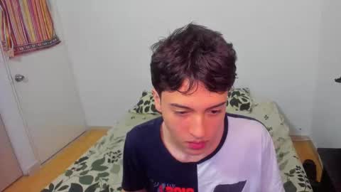 picaszomilos350 online show from March 21, 1:05 pm