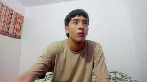 Snapshot of picaszomilos350 chatting on July 10, 9:34 am picaszomilos350 online show from July 10, 9:34 am