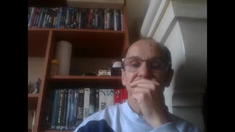 Snapshot of pichoun71 chatting on February 16, 10:32 am pichoun71 online show from February 16, 10:32 am