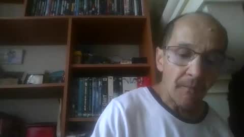 Snapshot of pichoun71 chatting on May 3, 6:52 am pichoun71 online show from May 3, 6:52 am