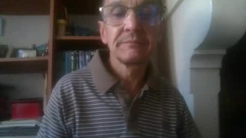Snapshot of pichoun71 chatting on July 24, 6:44 am pichoun71 online show from July 24, 6:44 am
