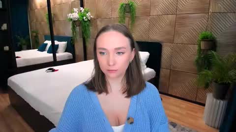 Snapshot of pieceofinspiration chatting on October 9, 10:13 am Emelie online show from October 9, 10:13 am