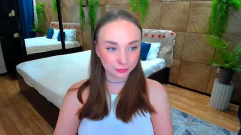 Snapshot of pieceofinspiration chatting on May 6, 4:34 pm Emelie online show from May 6, 4:34 pm