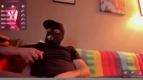 Snapshot of pierced_leather chatting on February 28, 10:33 pm pierced_leather online show from February 28, 10:33 pm