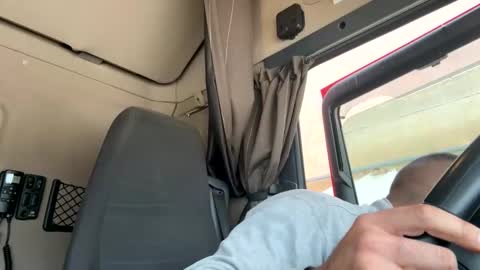 Snapshot of pierotu chatting on October 17, 10:51 am pierotu online show from October 17, 10:51 am