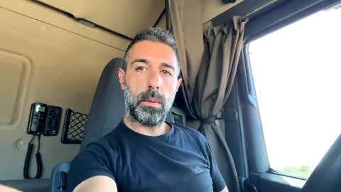 Snapshot of pierotu chatting on October 24, 10:22 am pierotu online show from October 24, 10:22 am