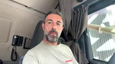 Snapshot of pierotu chatting on November 4, 12:37 pm pierotu online show from November 4, 12:37 pm