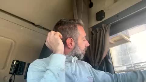 pierotu online show from November 5, 11:54 am