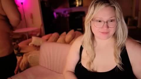 Piggy Rose online show from February 7, 1:31 am