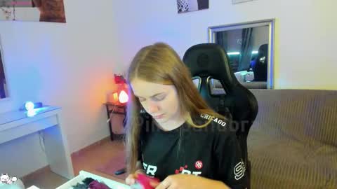 PiinkPandora online show from November 9, 4:16 pm