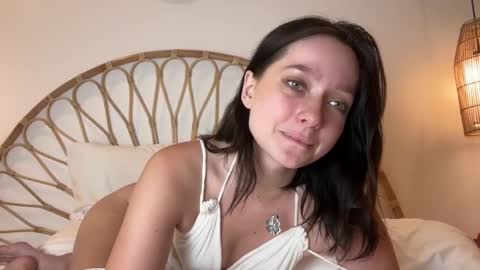 Snapshot of pileacadieri__ chatting on December 11, 12:44 pm Trisha online show from December 11, 12:44 pm