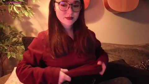 PilloGoddess online show from March 13, 10:33 am