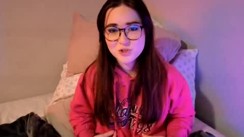 PilloGoddess online show from July 28, 5:25 am
