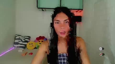 Snapshot of pinay_blezy69 chatting on February 25, 1:37 am Blezy online show from February 25, 1:37 am
