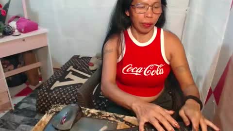 Snapshot of pinay_hazel chatting on February 28, 12:55 am hazel online show from February 28, 12:55 am