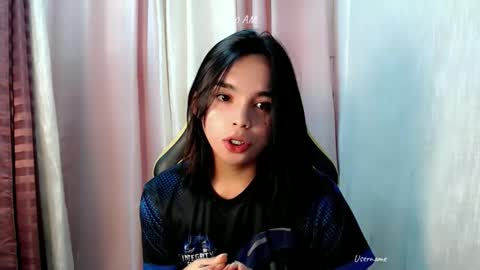 Snapshot of pinay_heart chatting on May 28, 7:00 pm heart online show from May 28, 7:00 pm