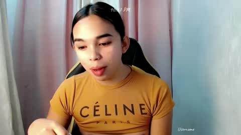Snapshot of pinay_heart chatting on June 3, 2:33 pm heart online show from June 3, 2:33 pm