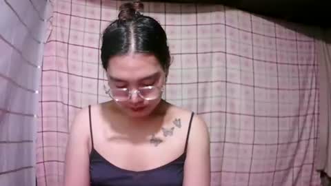 Snapshot of pinay_janella10 chatting on February 19, 7:21 pm pinay_janella10 online show from February 19, 7:21 pm