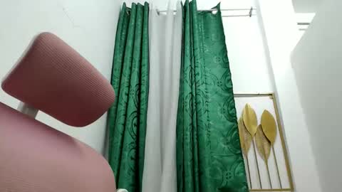 Snapshot of pinay_pearl chatting on November 22, 11:37 pm Pearly online show from November 22, 11:37 pm