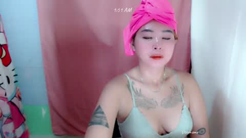 Snapshot of pinay_romancee chatting on June 16, 5:54 am pinay_romancee online show from June 16, 5:54 am