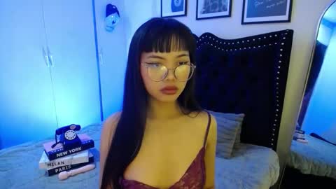 dee online show from November 18, 7:13 am