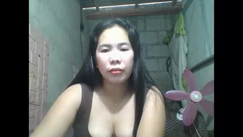 Snapshot of pinaychubbymomm chatting on February 4, 1:00 am pinaychubbymomm online show from February 4, 1:00 am