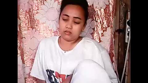 Snapshot of pinayexoticbeauty21 chatting on October 29, 11:50 pm pinayexoticbeauty21 online show from October 29, 11:50 pm