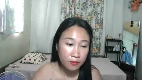 yumie  online show from June 8, 1:28 am