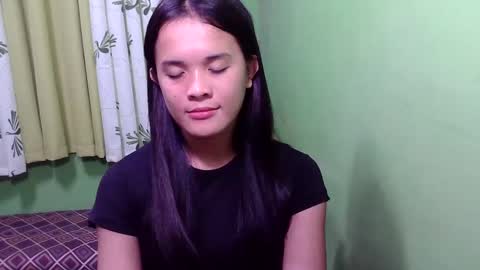 pinaymorena_rhowe online show from December 27, 4:10 pm