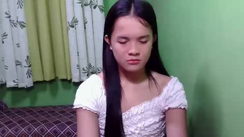 pinaymorena_rhowe online show from January 3, 11:23 pm