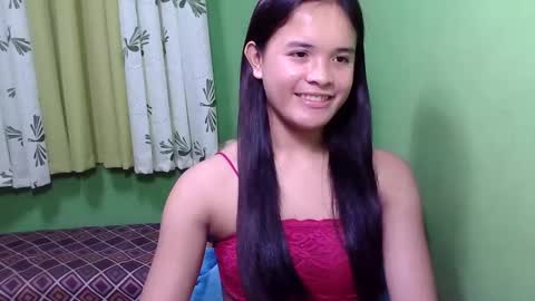 pinaymorena_rhowe online show from January 12, 1:37 pm