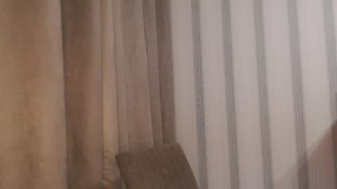 Snapshot of pineapple__mood chatting on July 7, 5:39 pm online show from July 7, 5:39 pm