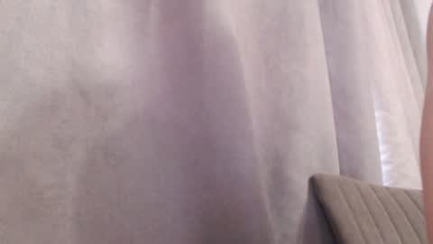 Snapshot of pineapple__mood chatting on July 16, 7:03 am online show from July 16, 7:03 am