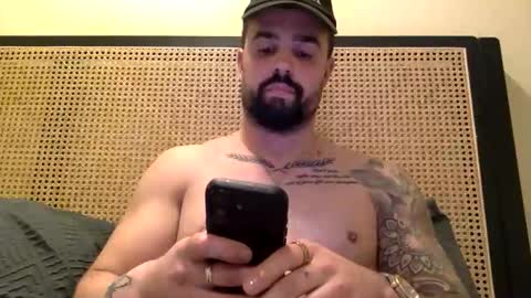 pineappleice26 online show from December 1, 6:46 pm