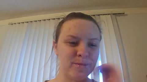 Snapshot of pinessbunny69 chatting on April 8, 12:10 am pinessbunny69 online show from April 8, 12:10 am